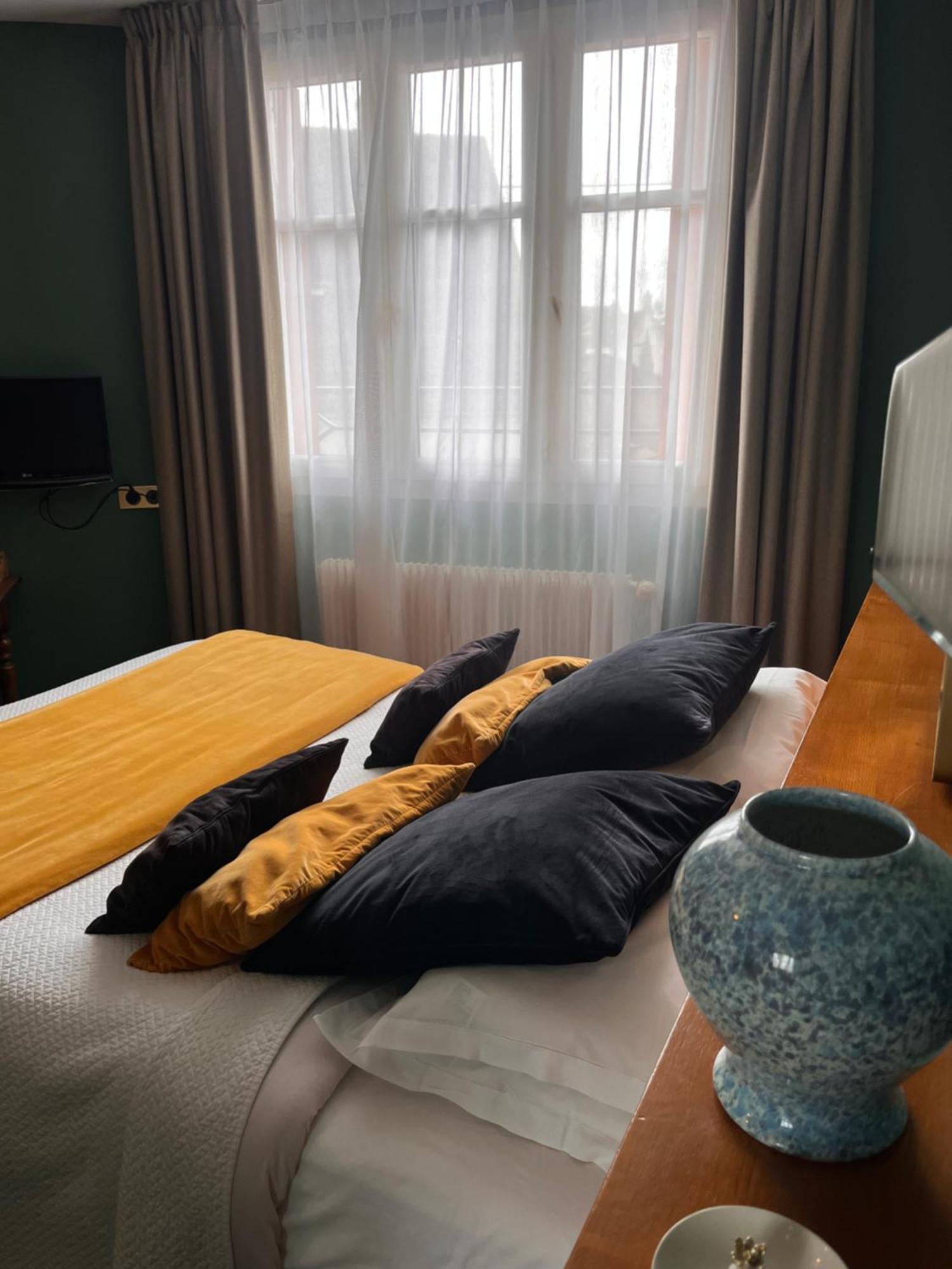 Le Temeraire Hotel Charolles Luaran gambar